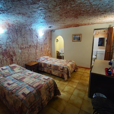 Radeka Downunder Underground Motel Coober Pedy Exterior photo