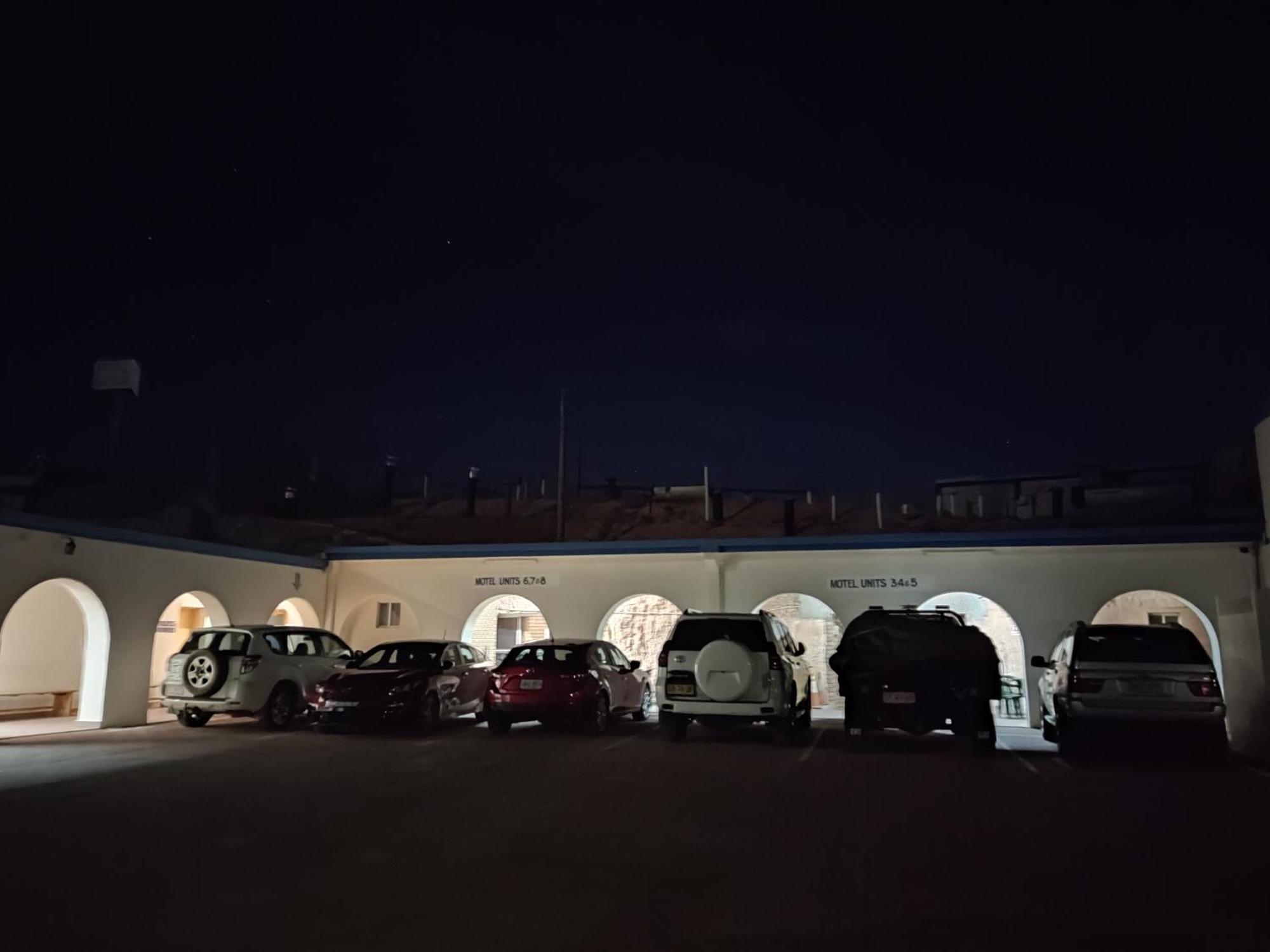 Radeka Downunder Underground Motel Coober Pedy Exterior photo