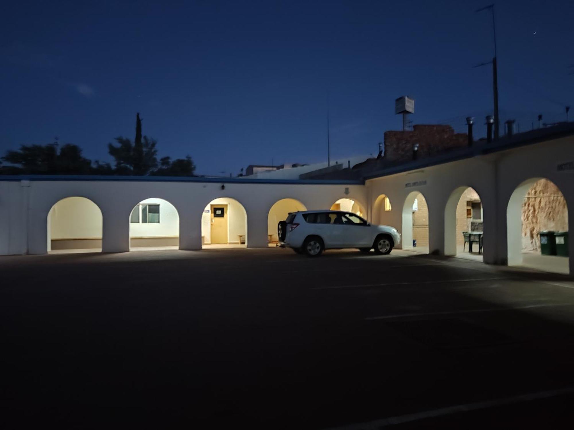 Radeka Downunder Underground Motel Coober Pedy Exterior photo