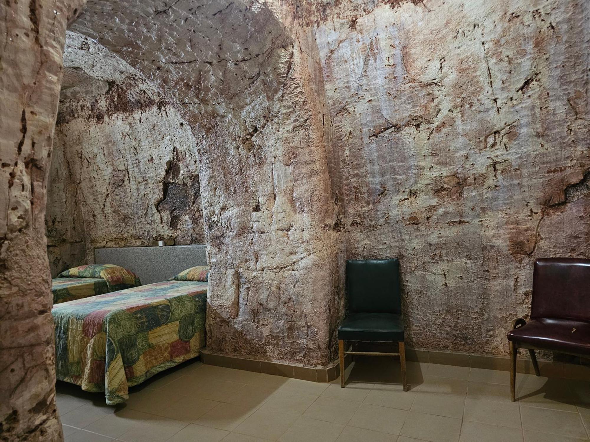 Radeka Downunder Underground Motel Coober Pedy Exterior photo